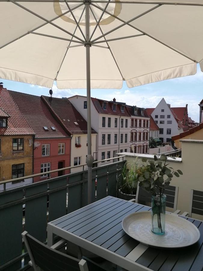 Townhouse Altstadt Wismar Upper Apartment Mit Zwei Terrassen Exteriör bild